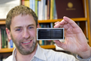 Katzner and device